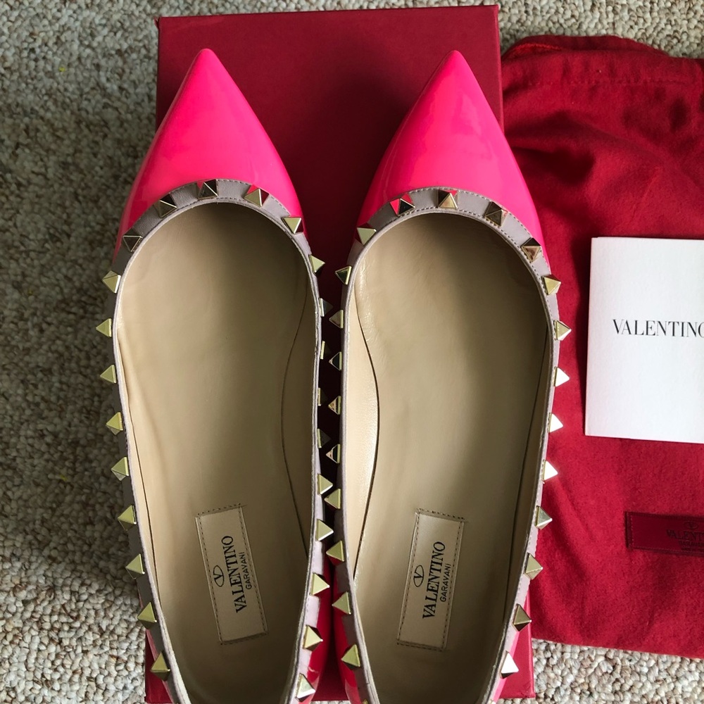 Valentino stud hot pink flats